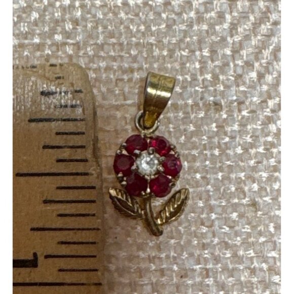 Vintage Flower Pendant Gold Tone Ruby & Clear Rhinestones - Picture 3 of 5